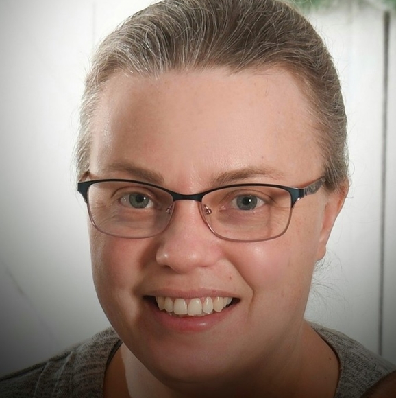 Meet your Posher, Lynn - Picture 1 of 1